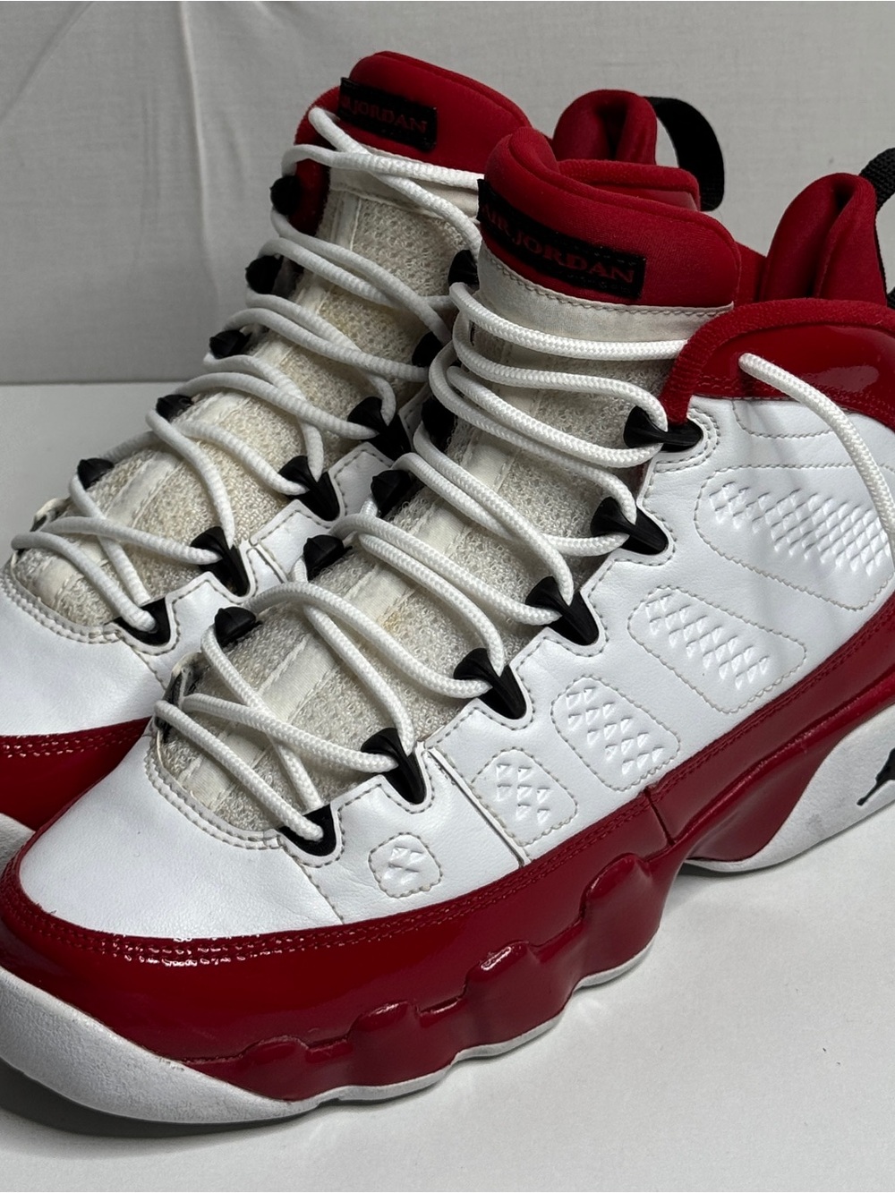 Jordan Kids' Retro 9-Style Basketball Shoes in White/Red